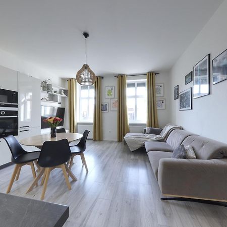 Lovely 2-Bedroom Apartment In Centre Of Братислава Екстериор снимка