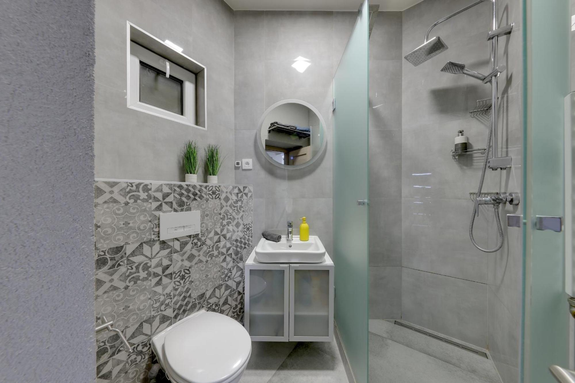 Lovely 2-Bedroom Apartment In Centre Of Братислава Екстериор снимка
